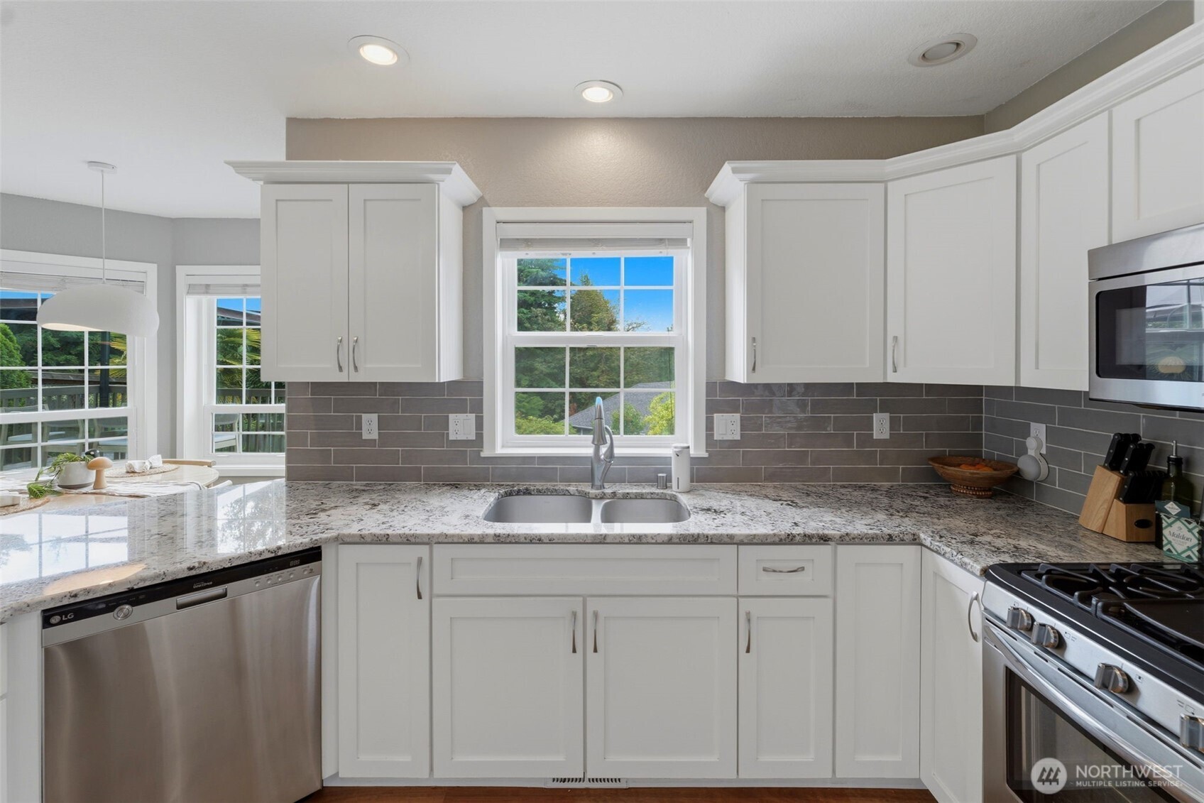 1404 Amber Boulevard Property Photo 13