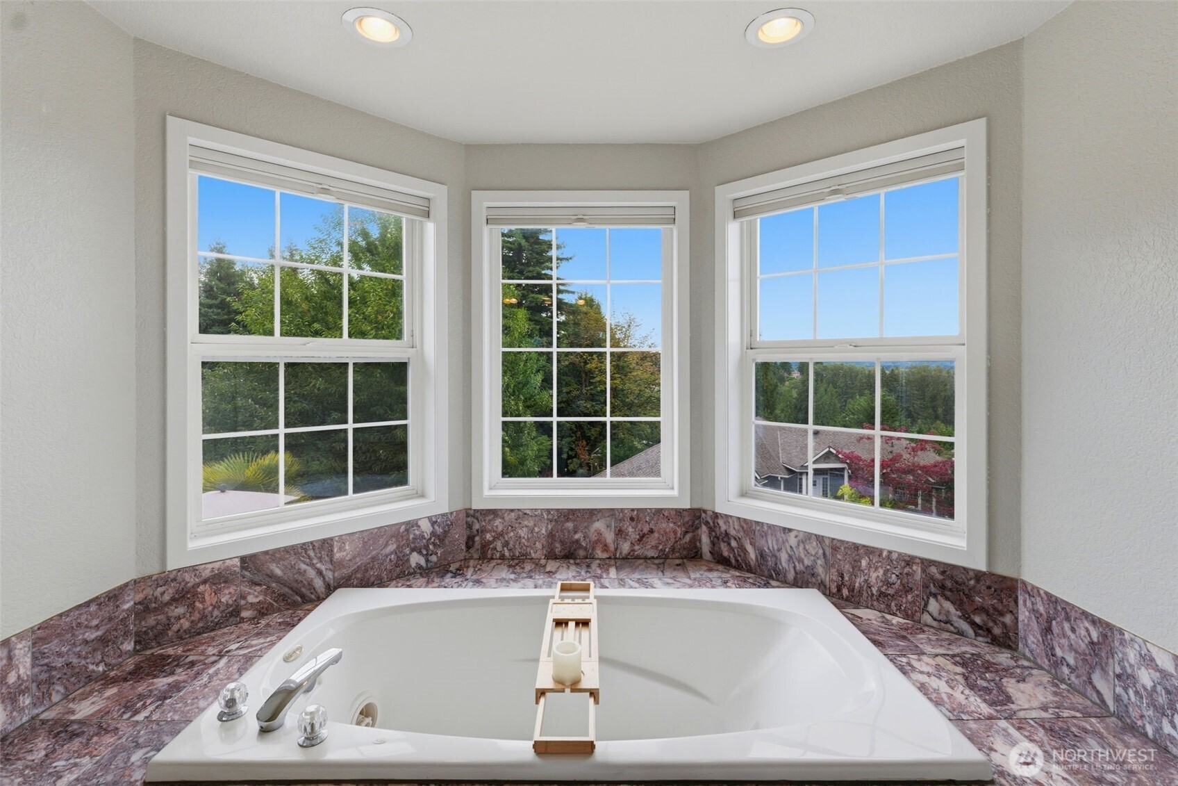 1404 Amber Boulevard Property Photo 21