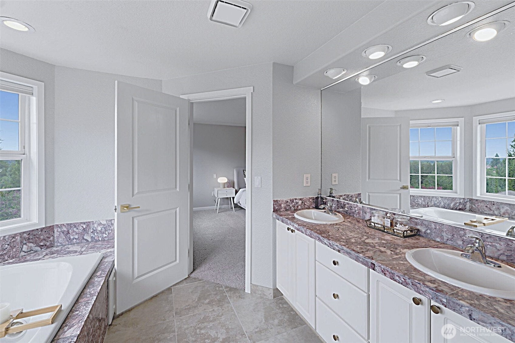1404 Amber Boulevard Property Photo 22