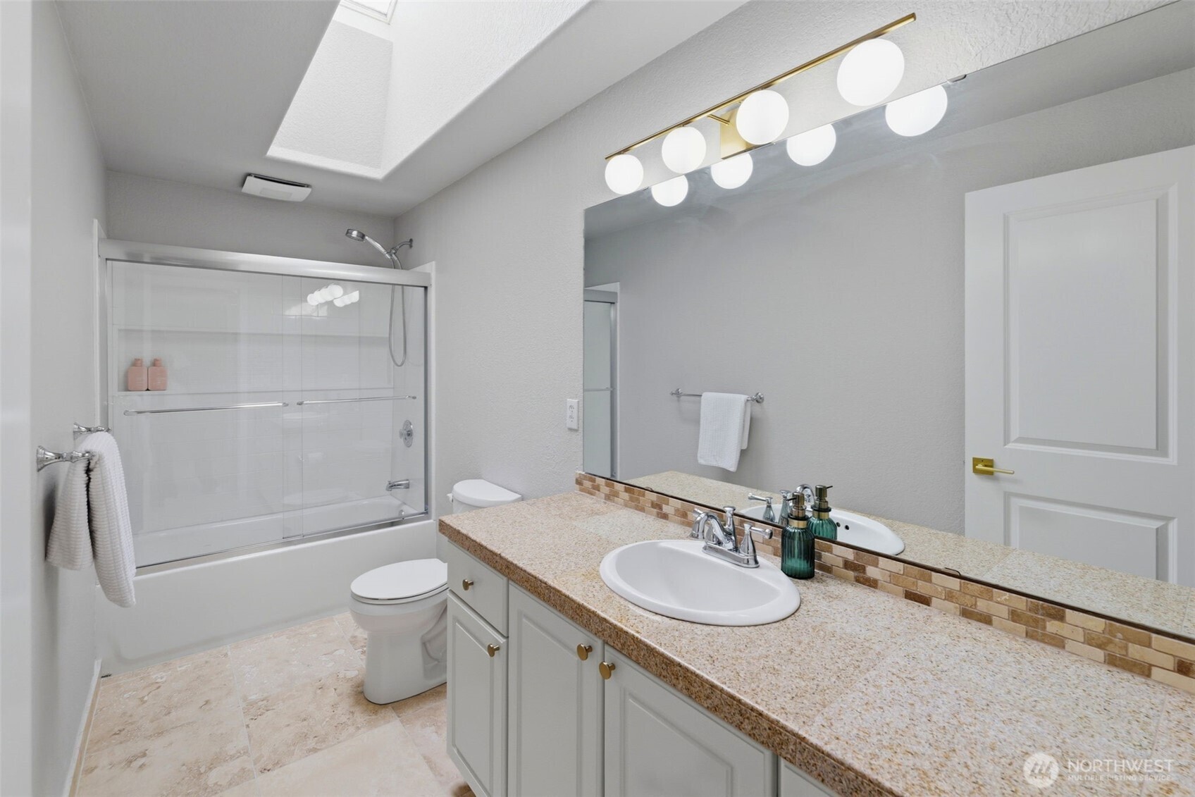 1404 Amber Boulevard Property Photo 24