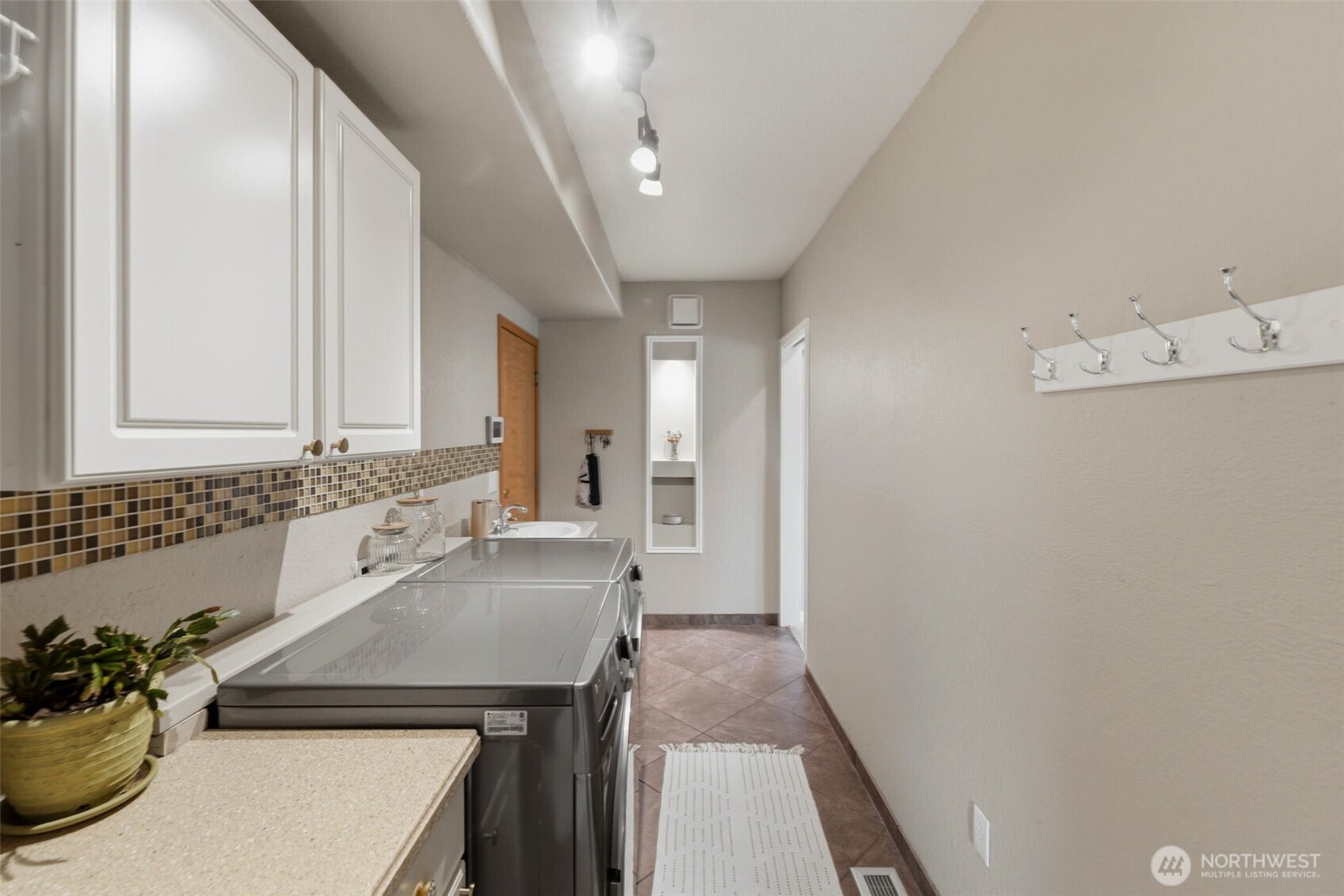 1404 Amber Boulevard Property Photo 29