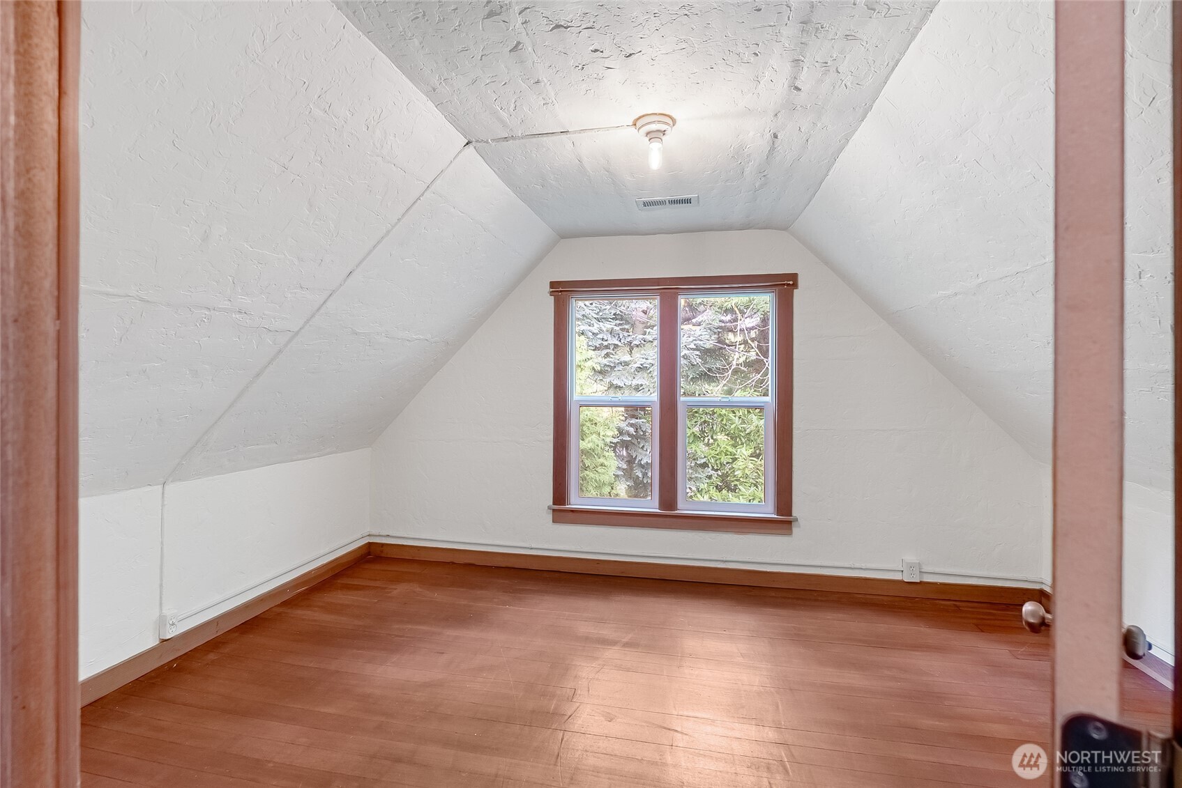2559155 Property Photo 18