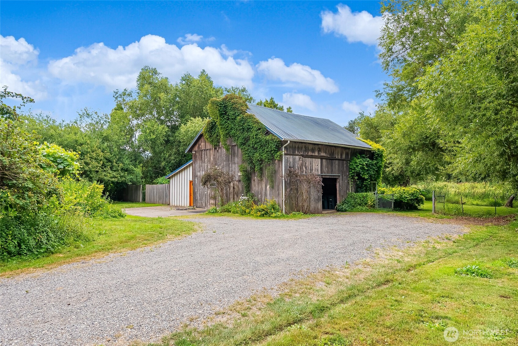 2559155 Property Photo 27