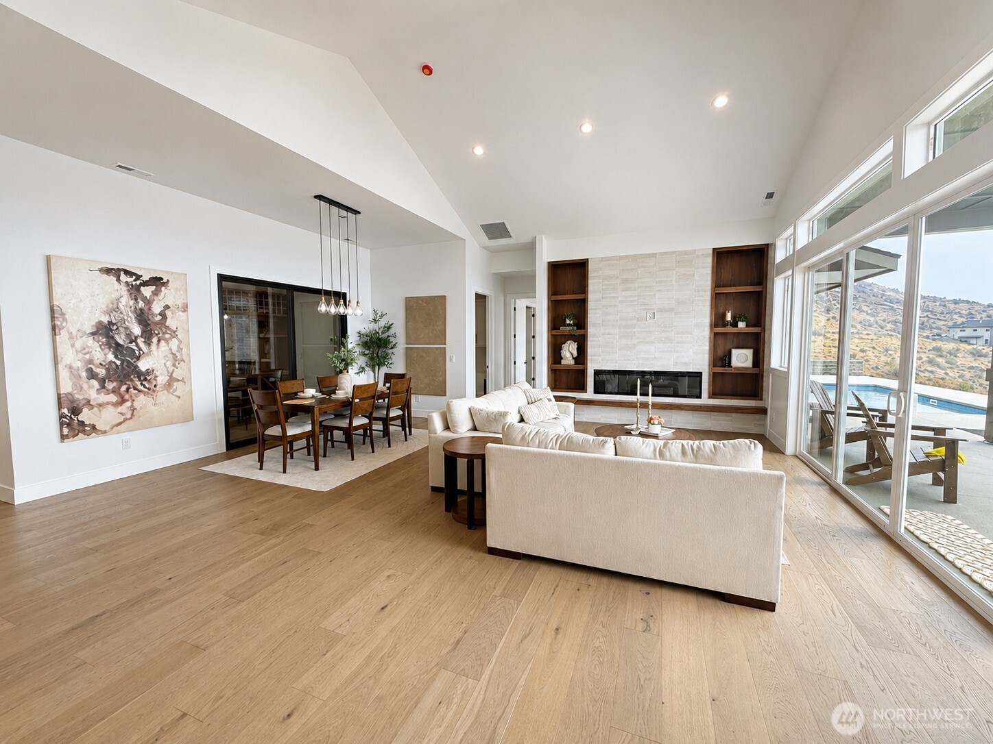917 Long Drive Property Photo 4