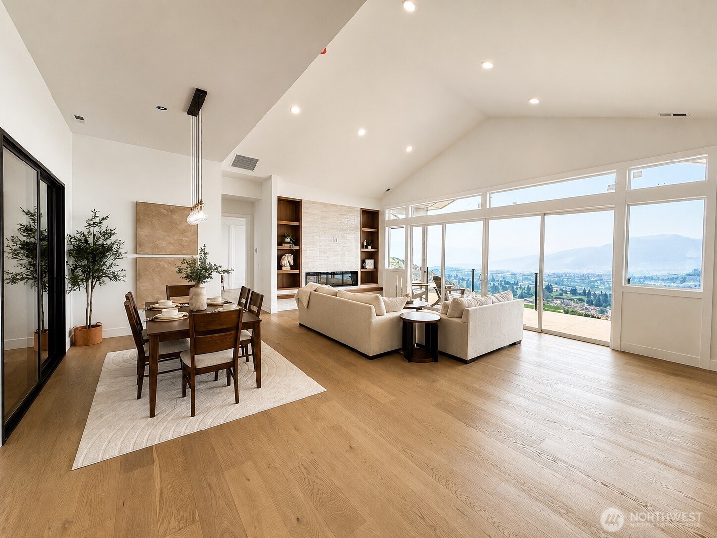 917 Long Drive Property Photo 5