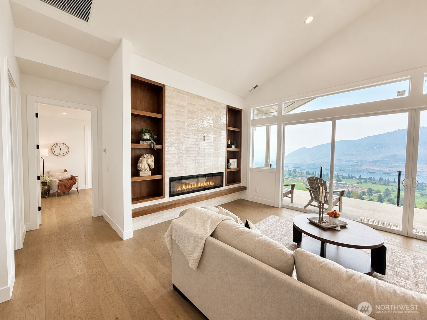 917 Long Drive Property Photo 7