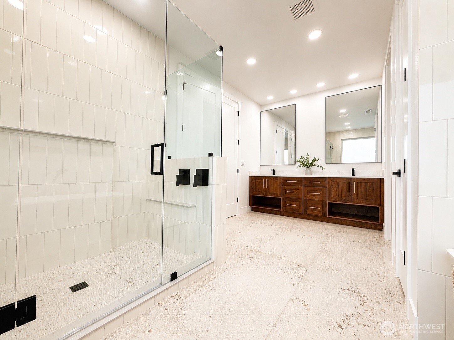 917 Long Drive Property Photo 19