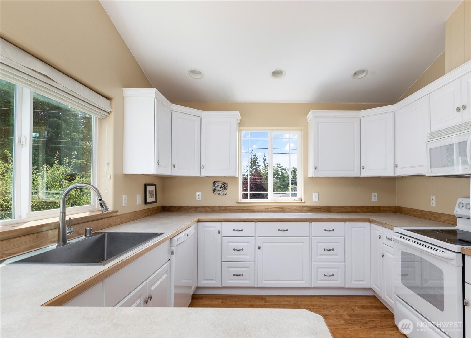 1243 Russell Drive Property Photo 16