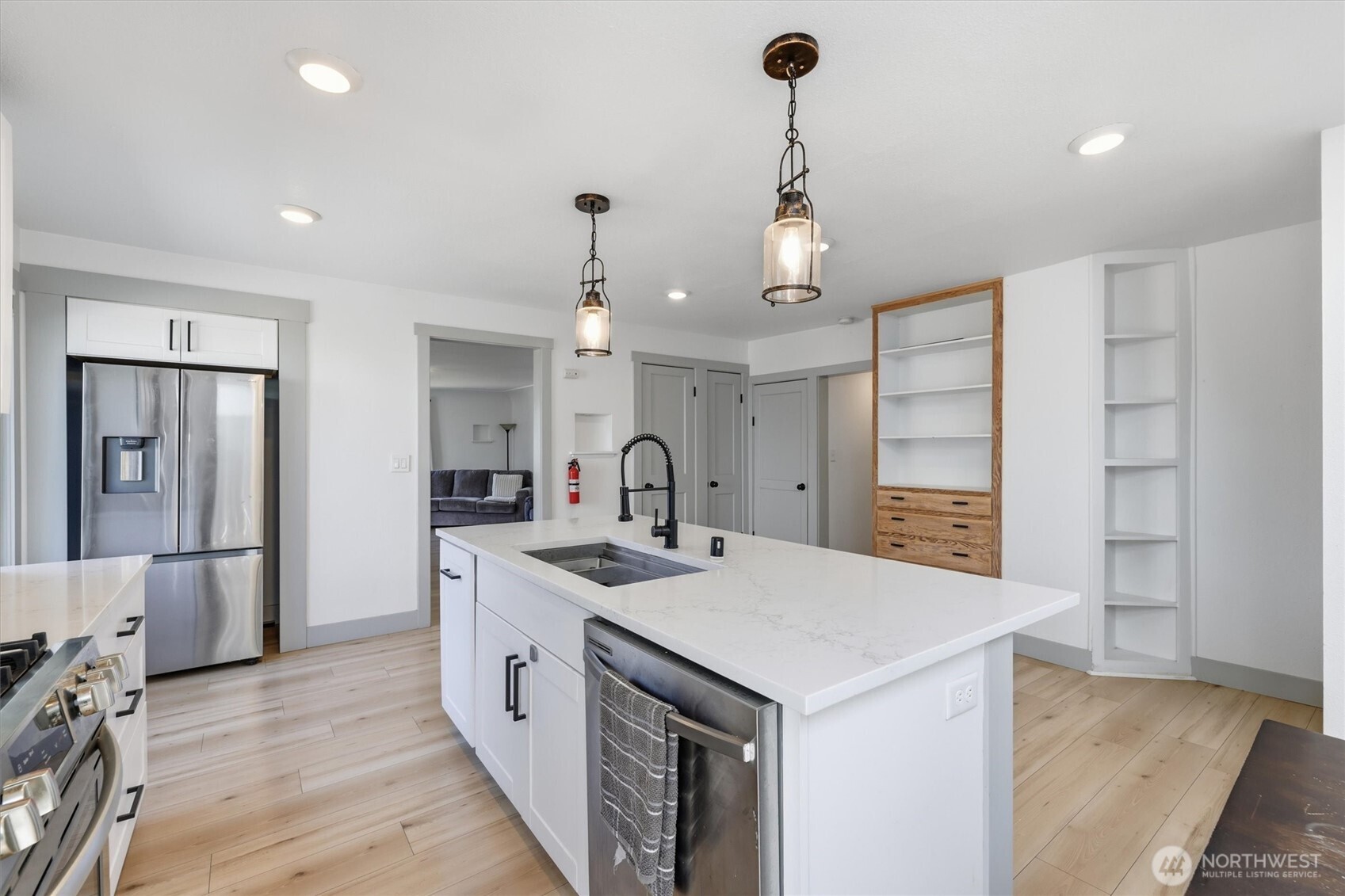 214 E 68th Street Property Photo 4