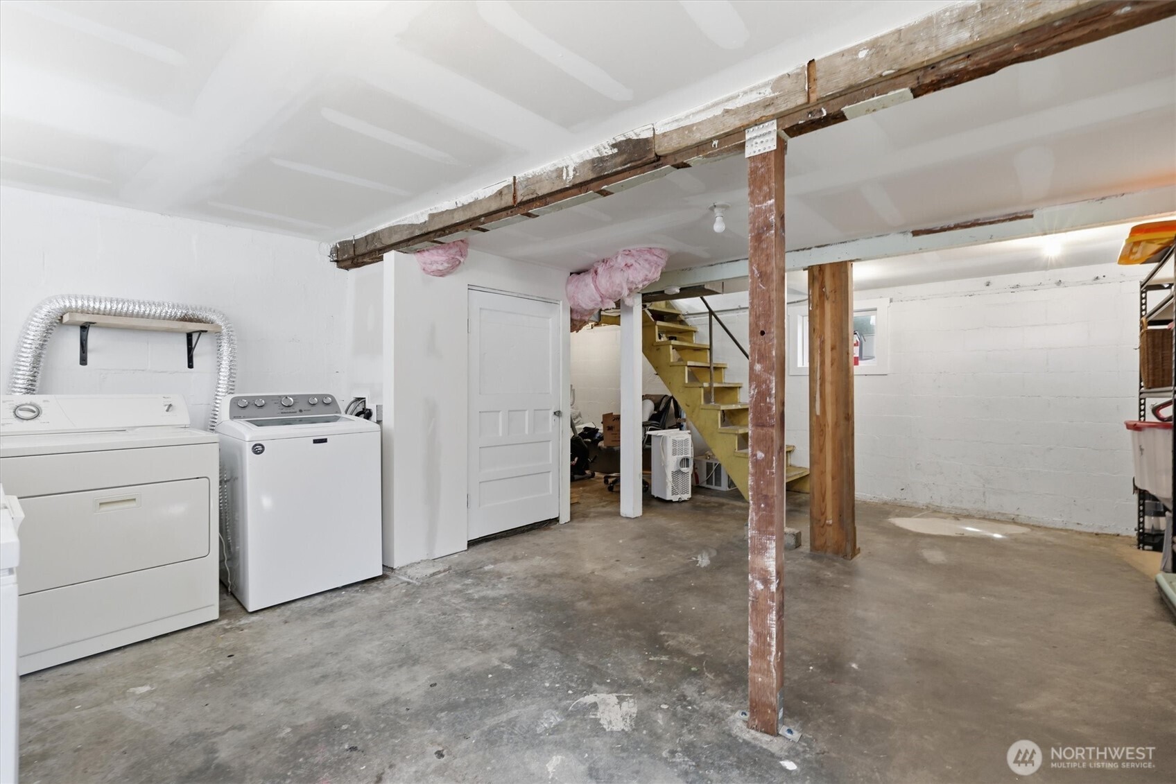 214 E 68th Street Property Photo 22