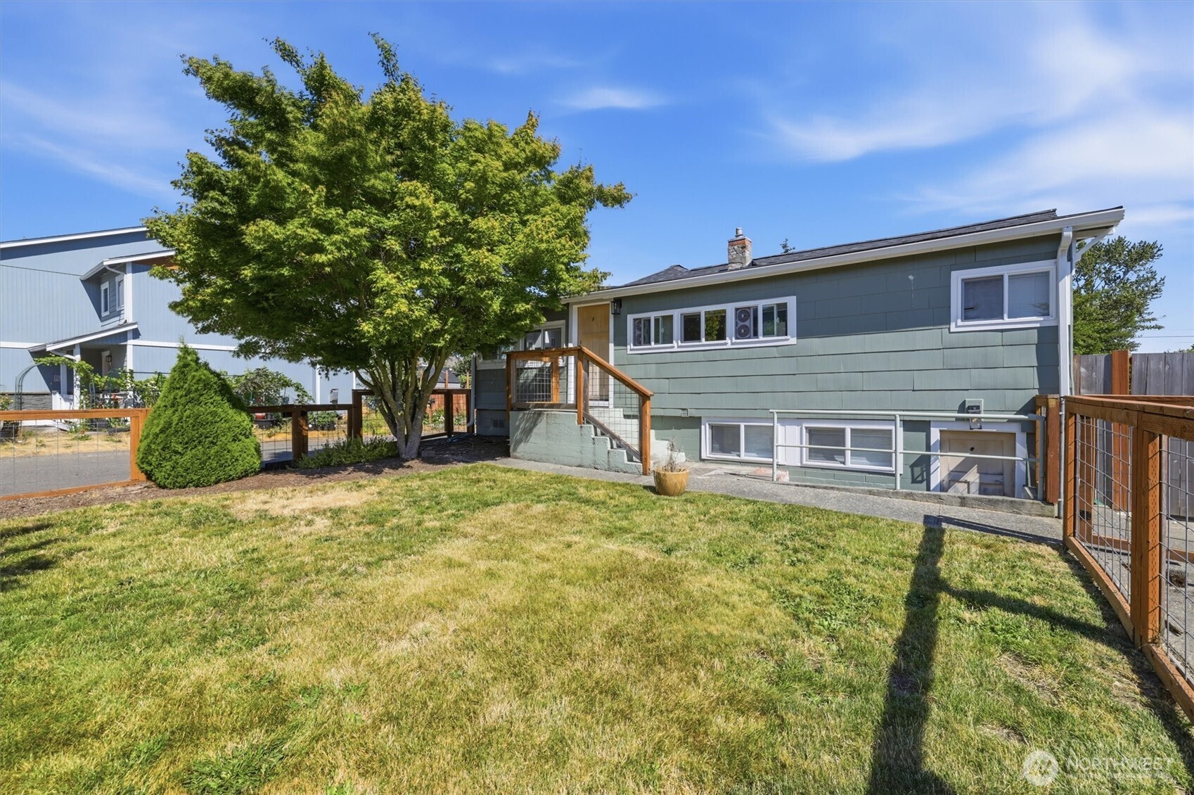 214 E 68th Street Property Photo 29