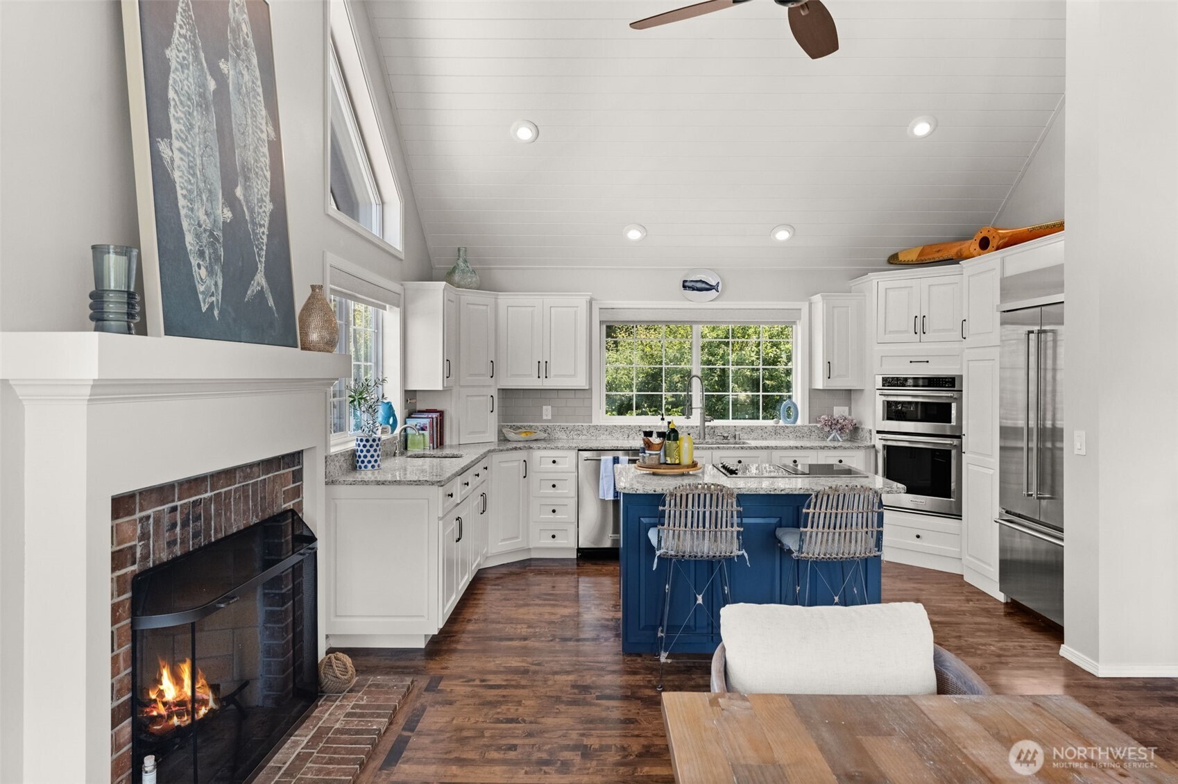 586 North Shore Boulevard Property Photo 11