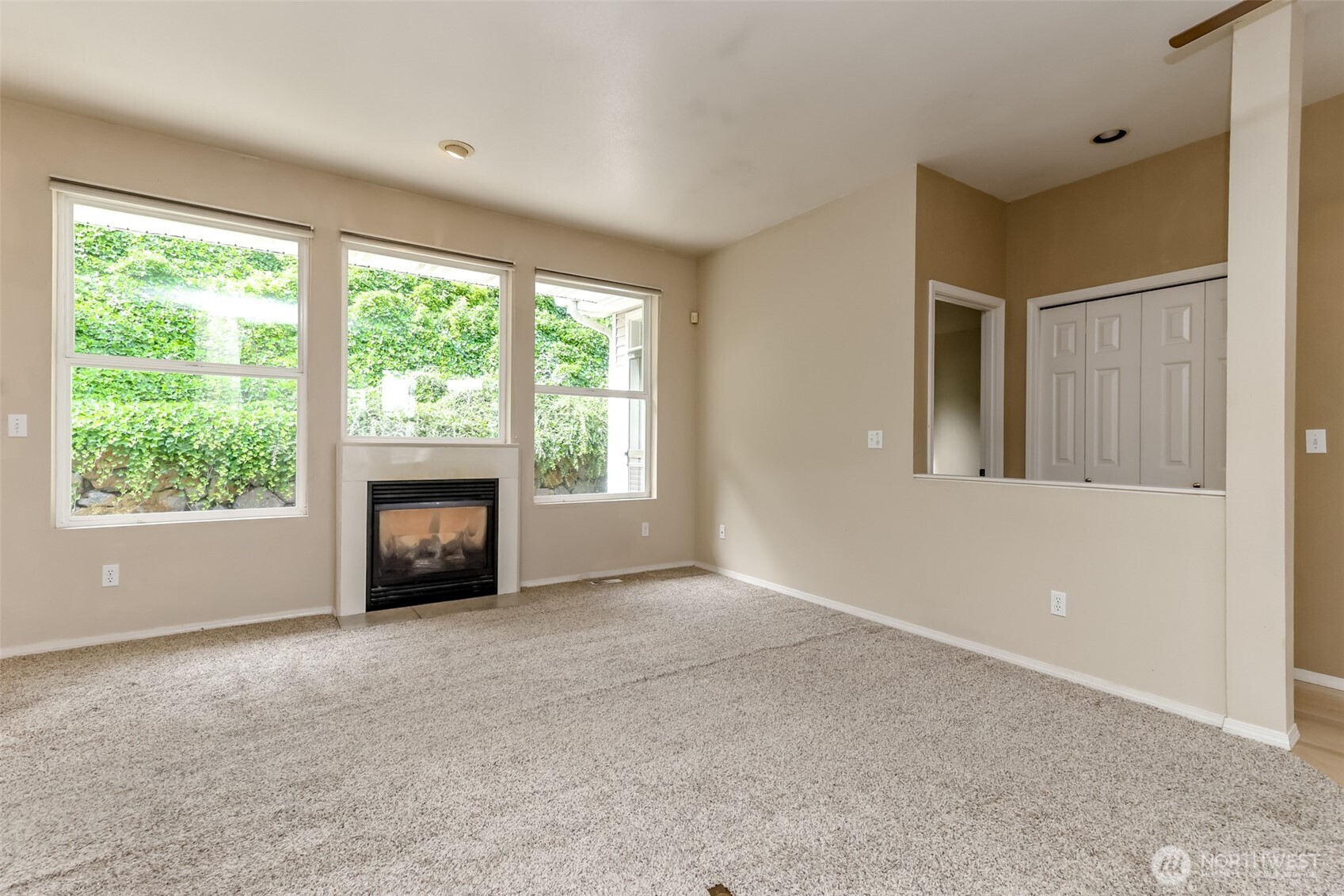 8910 71st Street Ct Property Photo 6