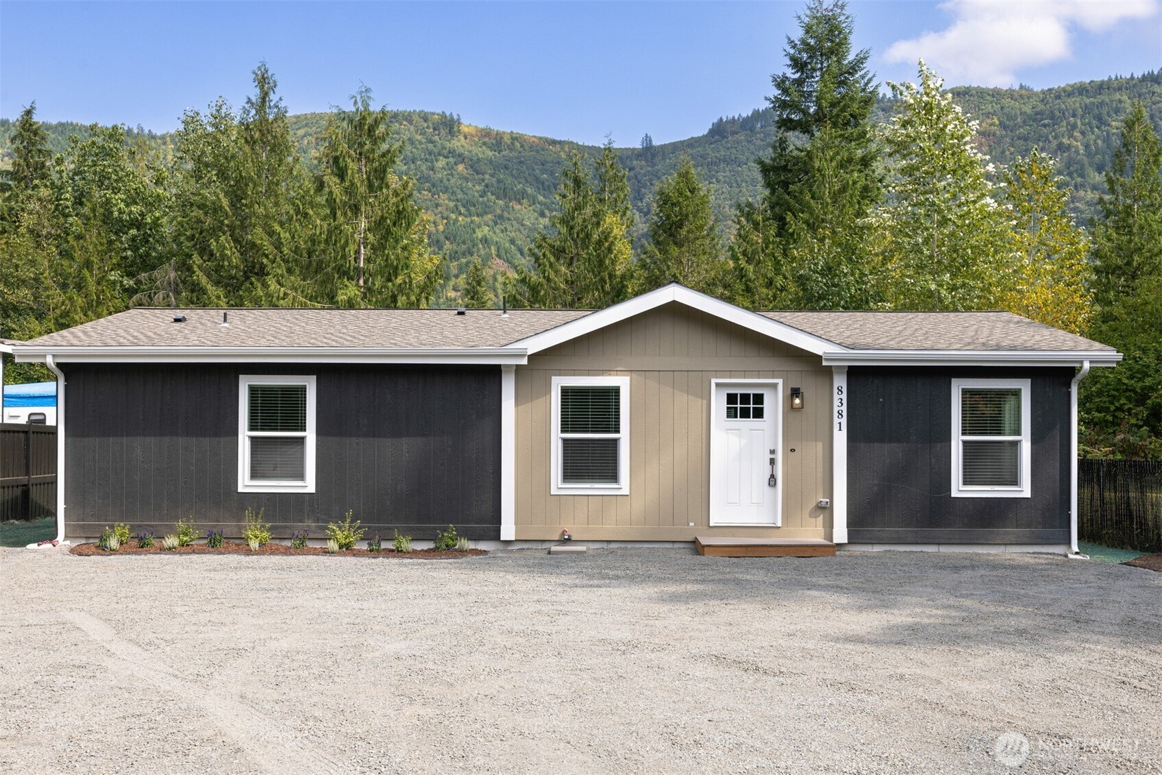 8381 Golden Valley Boulevard Property Photo 6