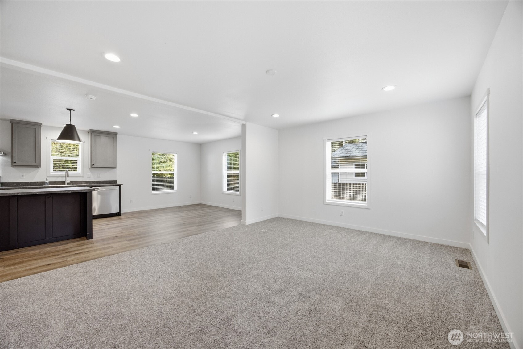 8381 Golden Valley Boulevard Property Photo 9