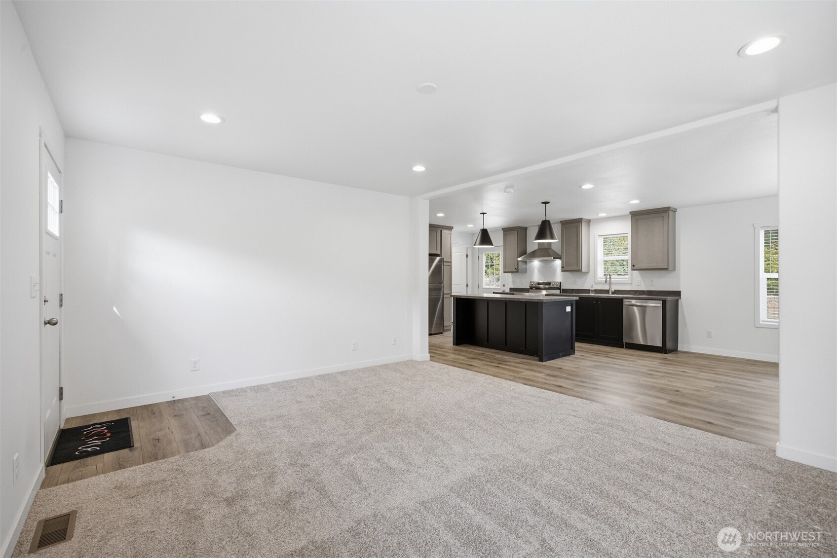 8381 Golden Valley Boulevard Property Photo 10