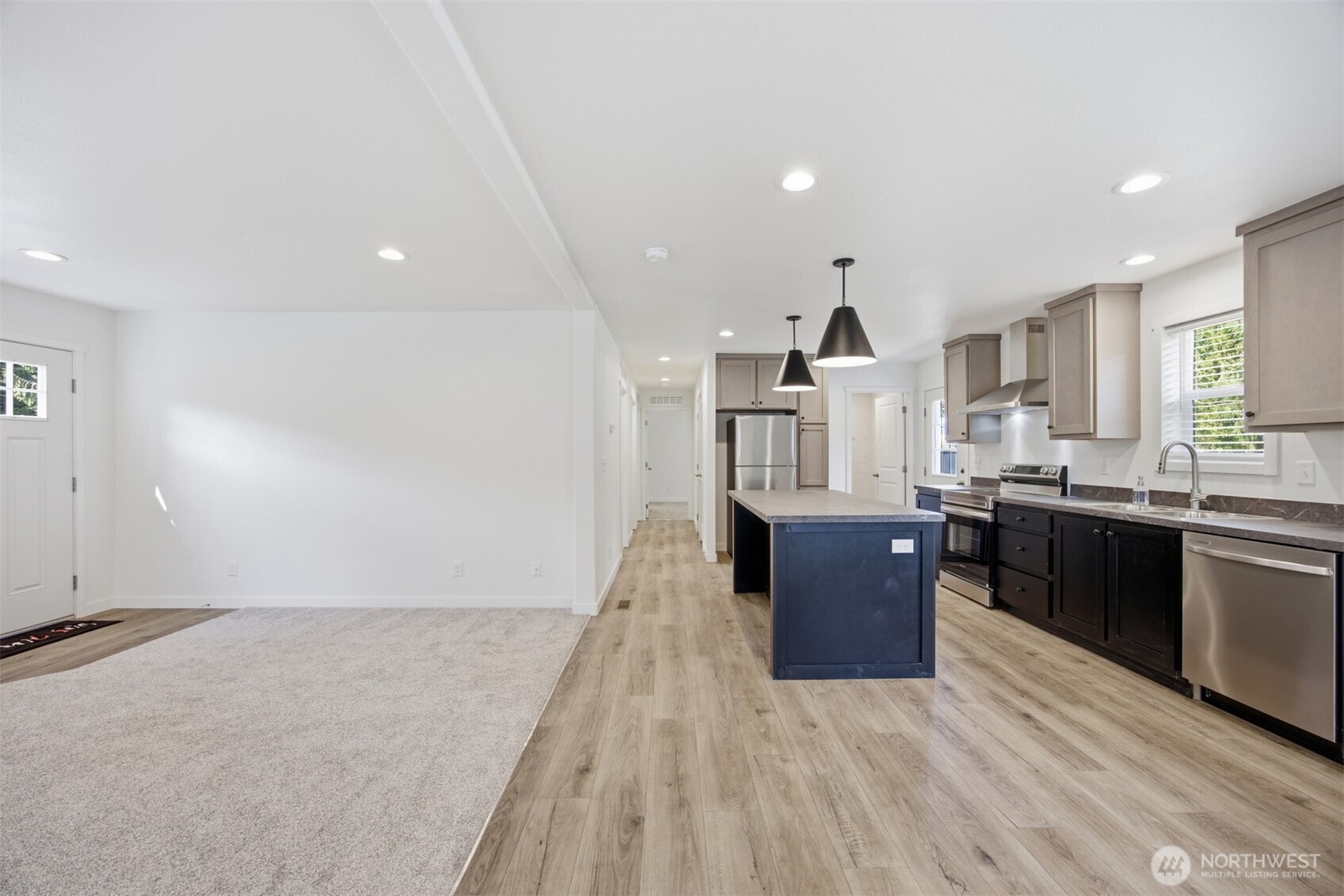 8381 Golden Valley Boulevard Property Photo 12