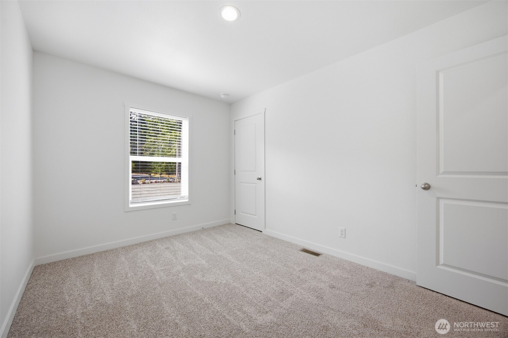 8381 Golden Valley Boulevard Property Photo 24