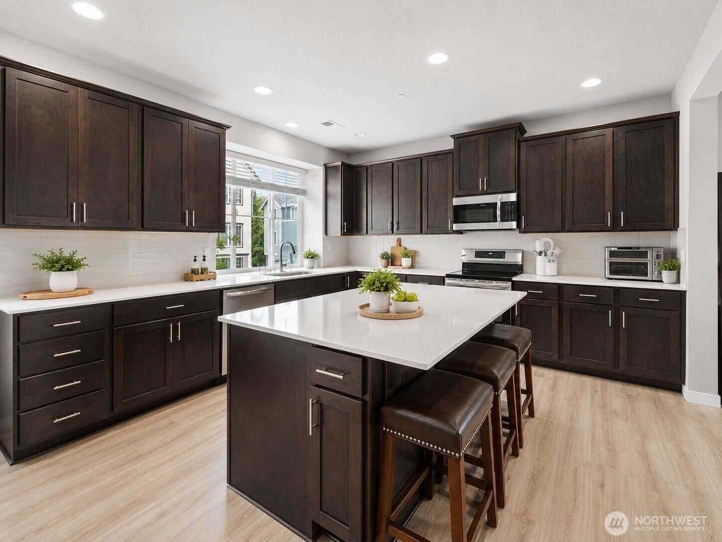 1621 Seattle Hill Road E1 Property Photo 1