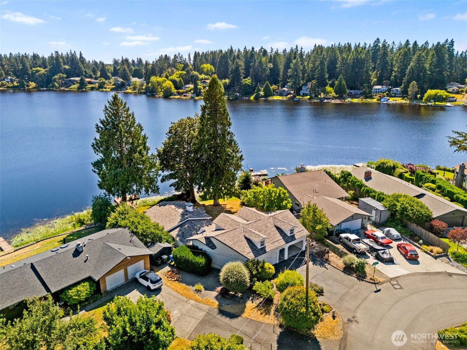 7242 49th Avenue Property Photo 3