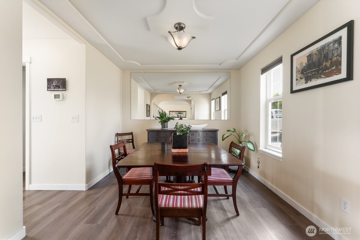 696 Green Avenue Property Photo 19