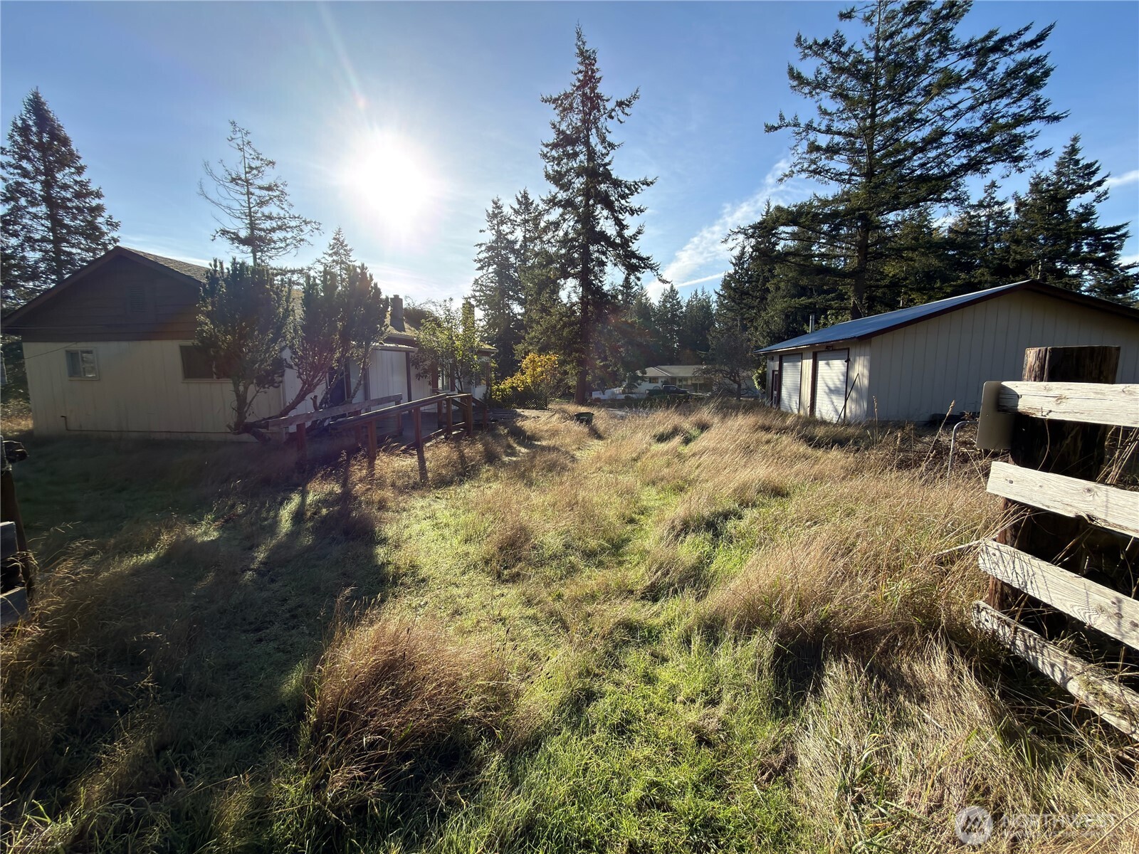 2410 Hastings Avenue Property Photo 2