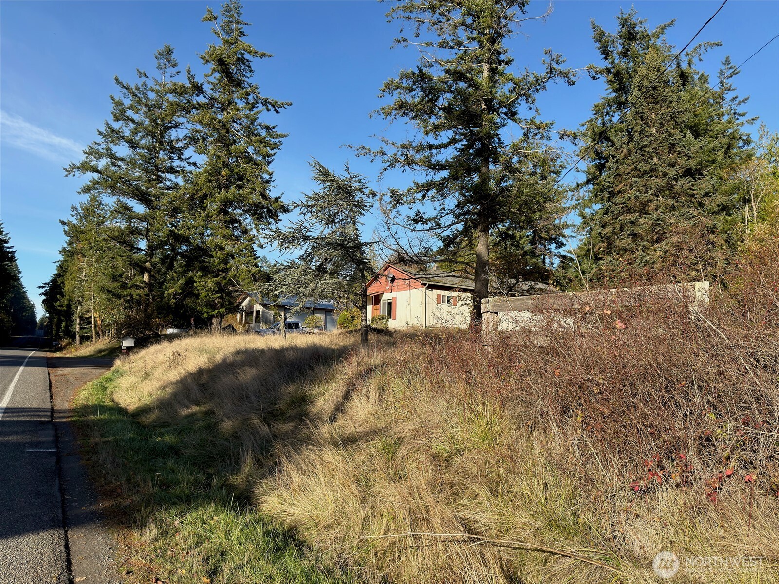 2410 Hastings Avenue Property Photo 16