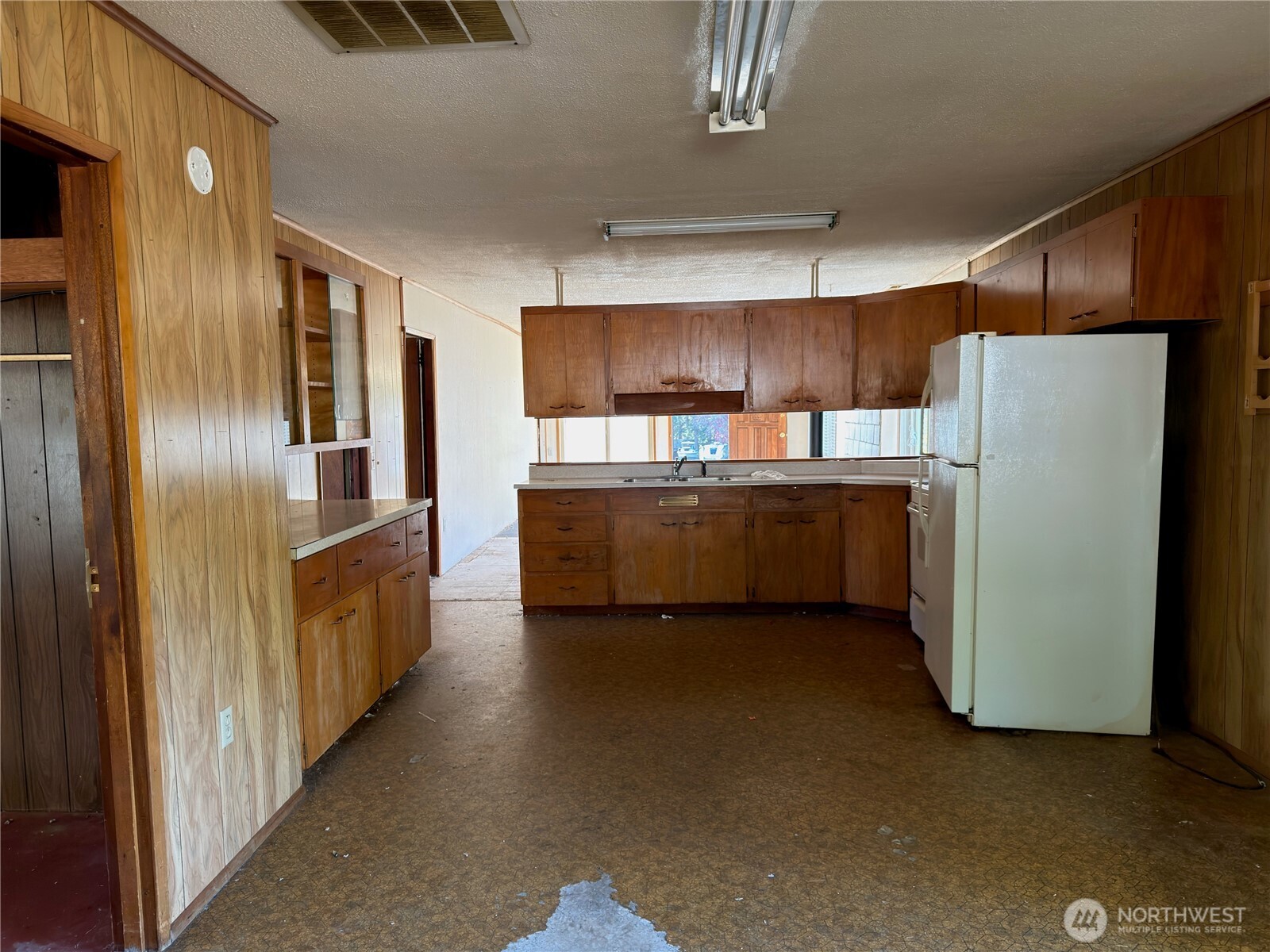 2410 Hastings Avenue Property Photo 19