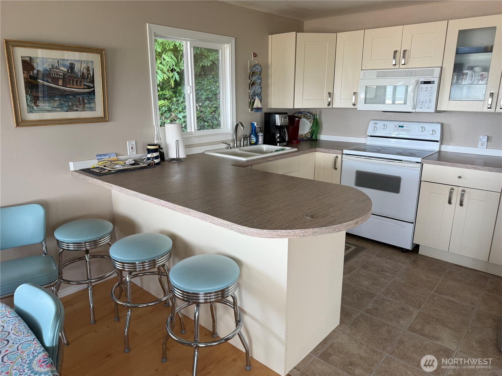 633 Maple Grove Rd Property Photo 11
