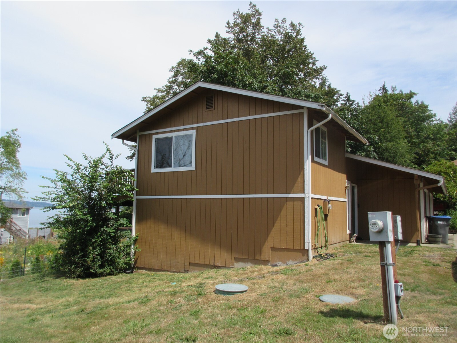 4617 Beach Drive Property Photo 3