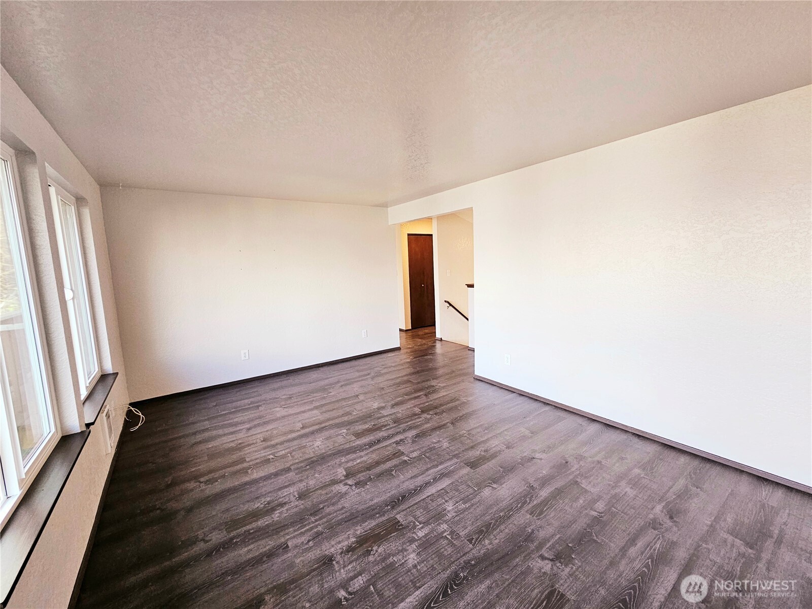 4617 Beach Drive Property Photo 4