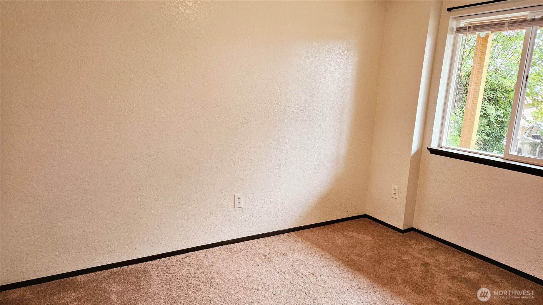4617 Beach Drive Property Photo 9