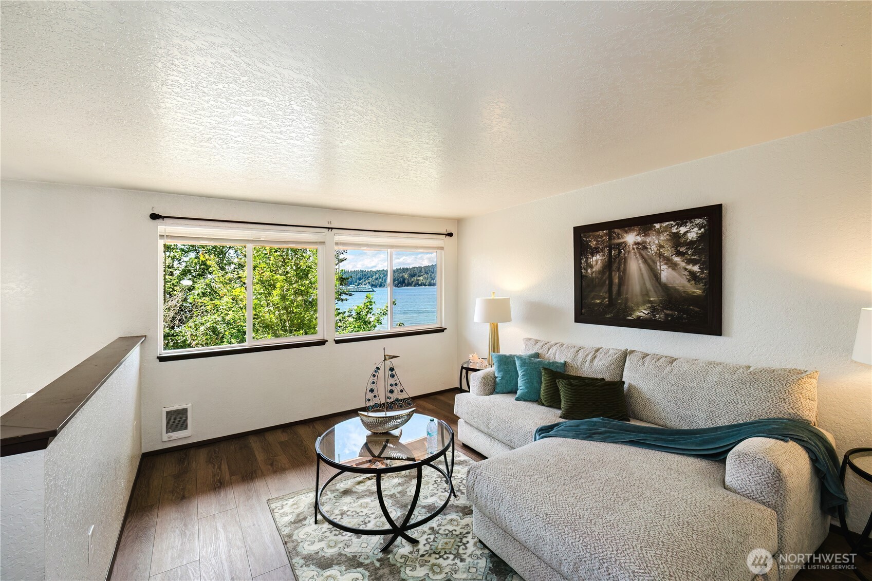 4617 Beach Drive Property Photo 12