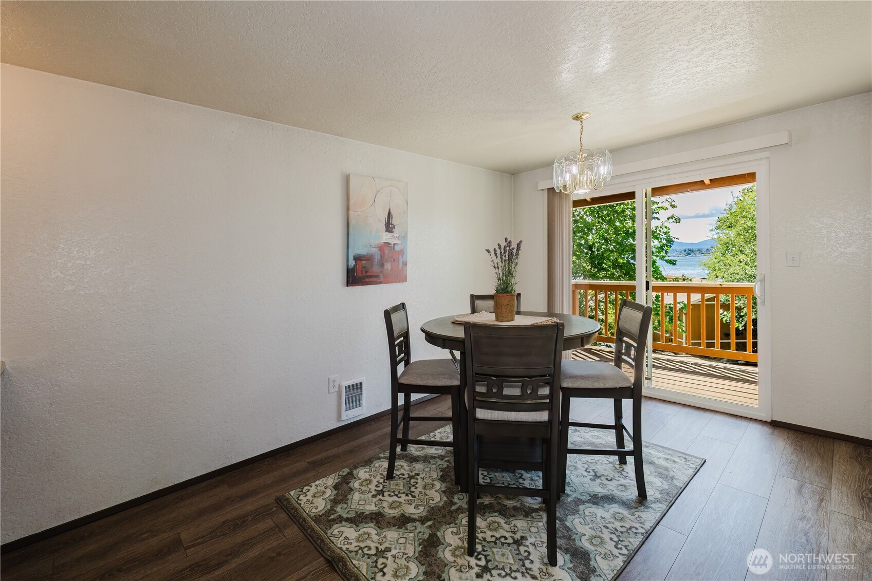 4617 Beach Drive Property Photo 18