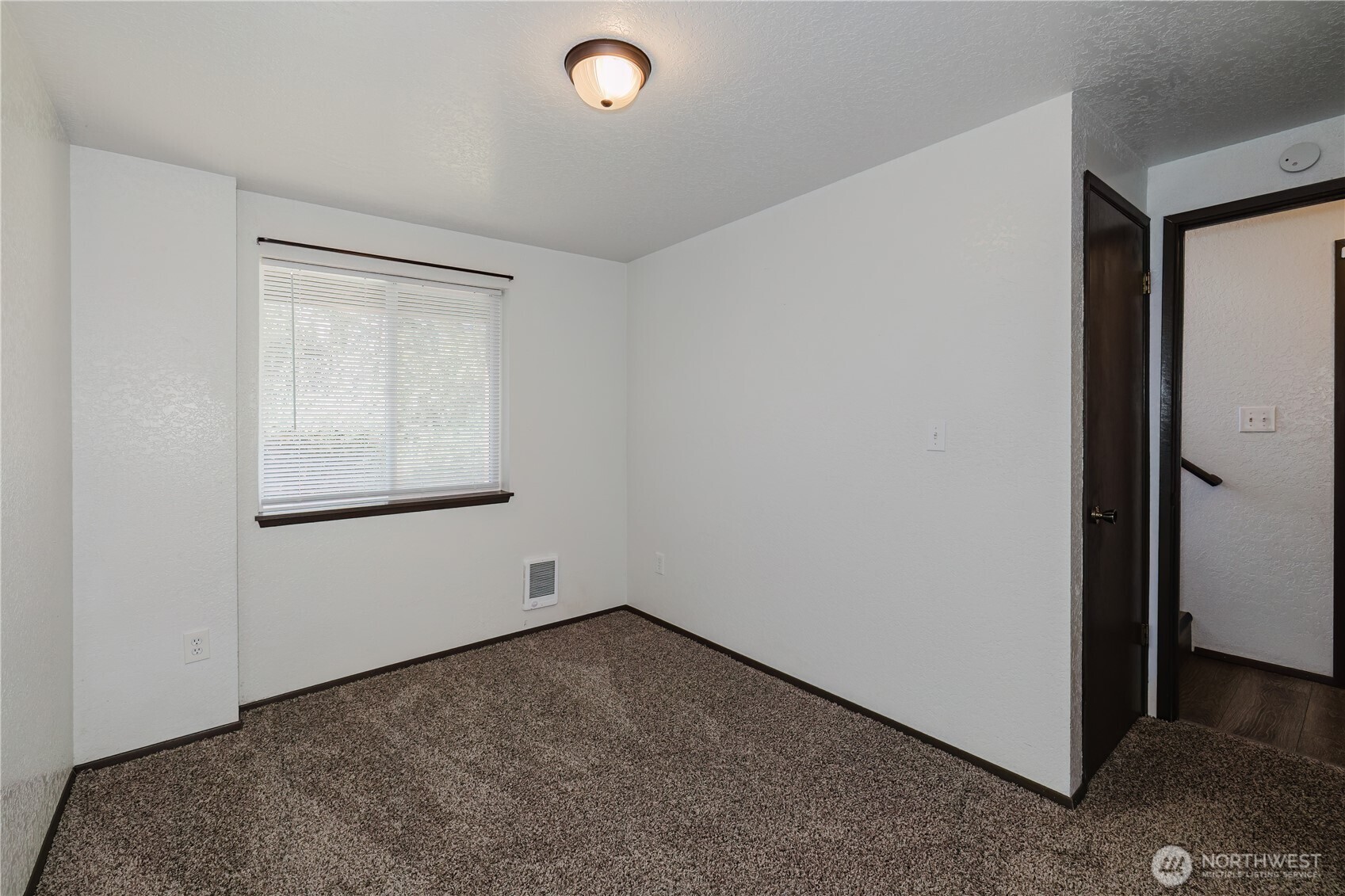 4617 Beach Drive Property Photo 25