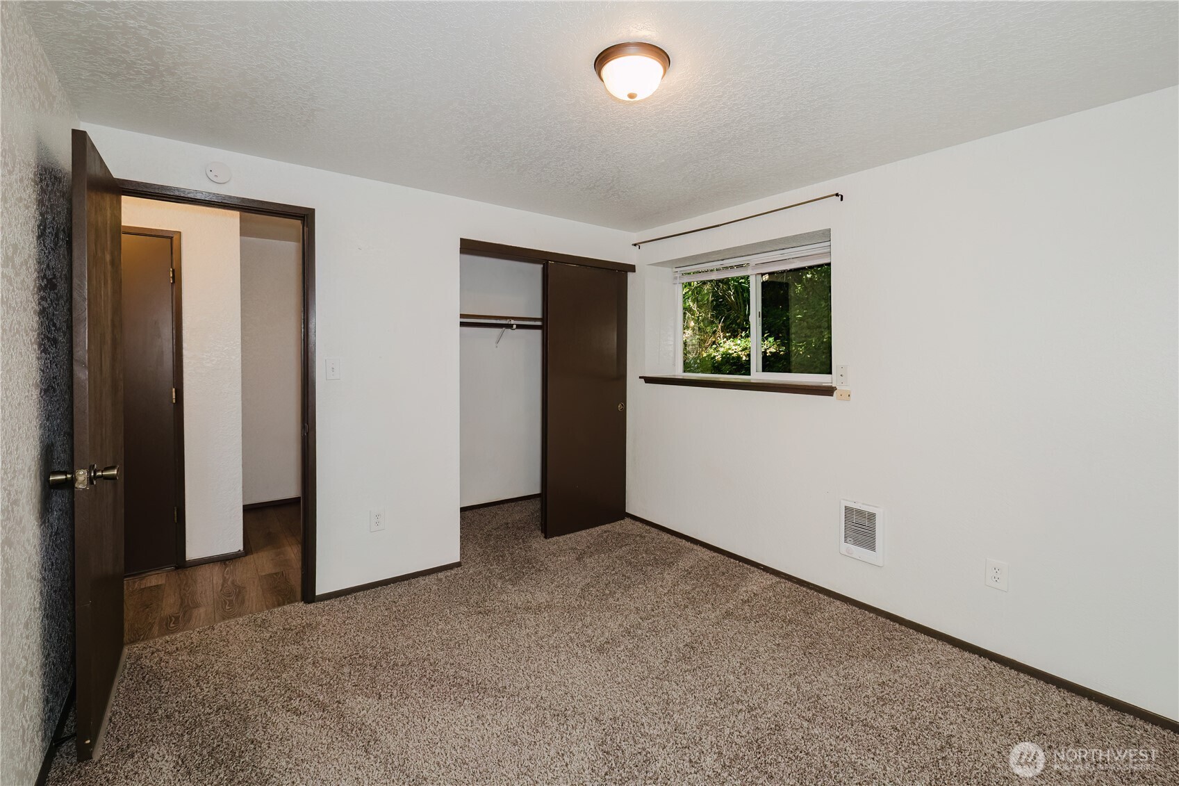 4617 Beach Drive Property Photo 26