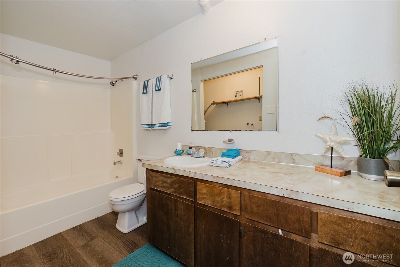 4617 Beach Drive Property Photo 27
