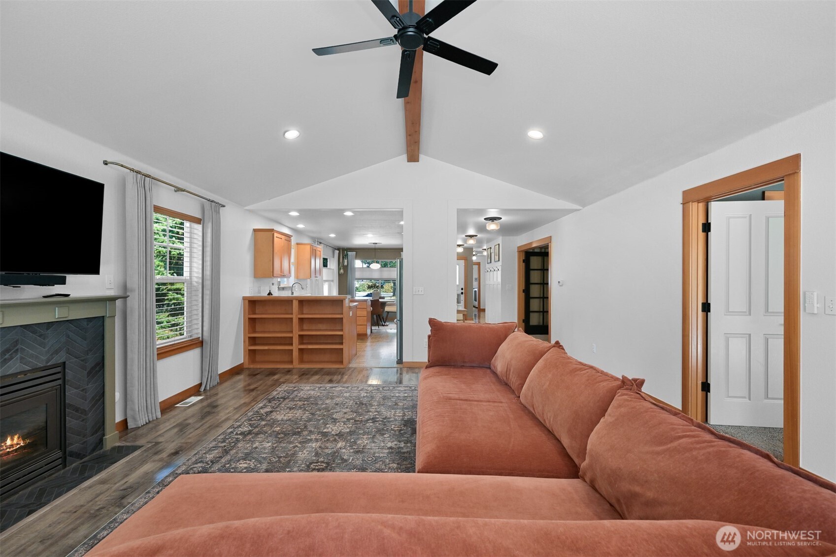 2175 Willow Street Property Photo 5