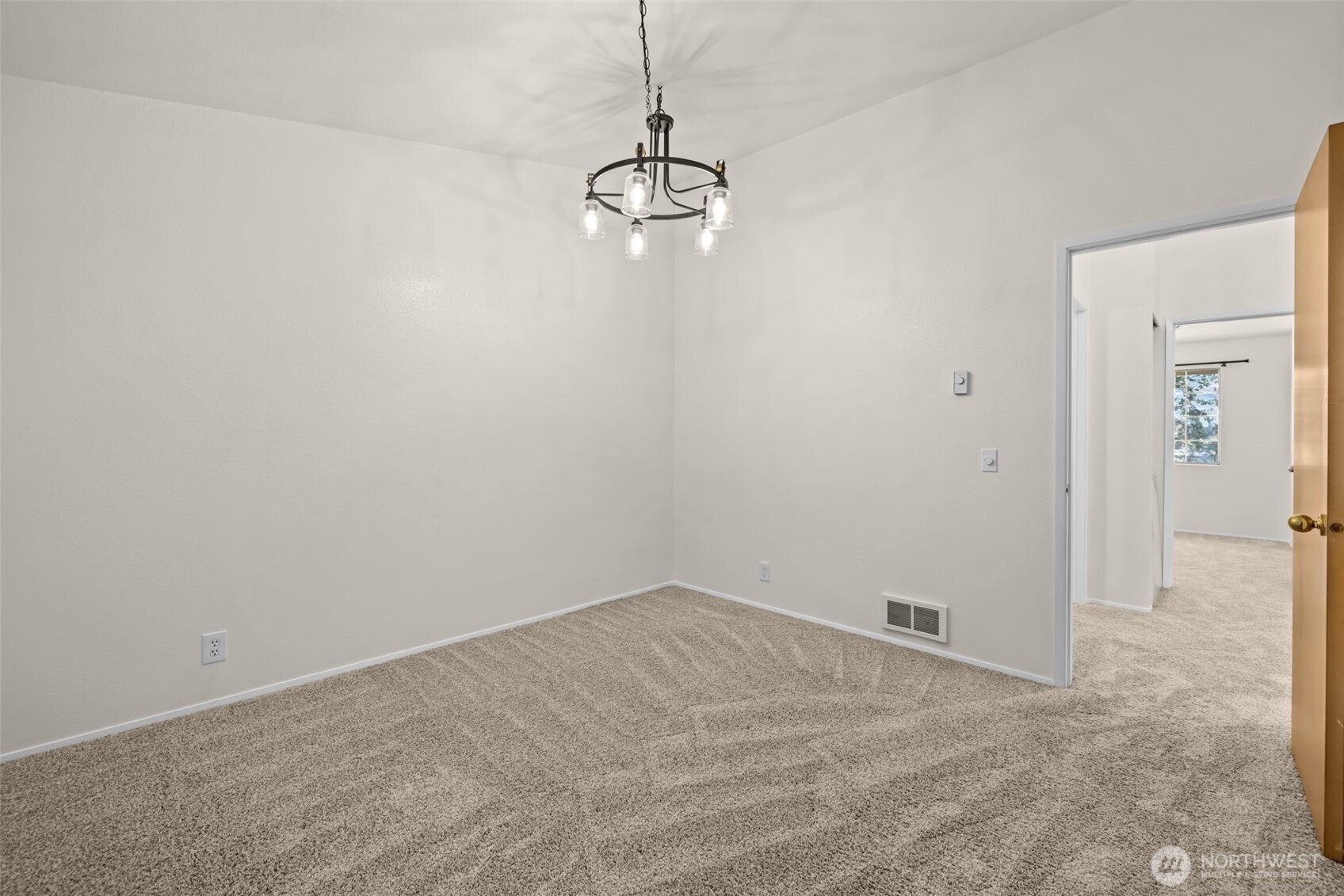 8512 242nd Street 3 Property Photo 18