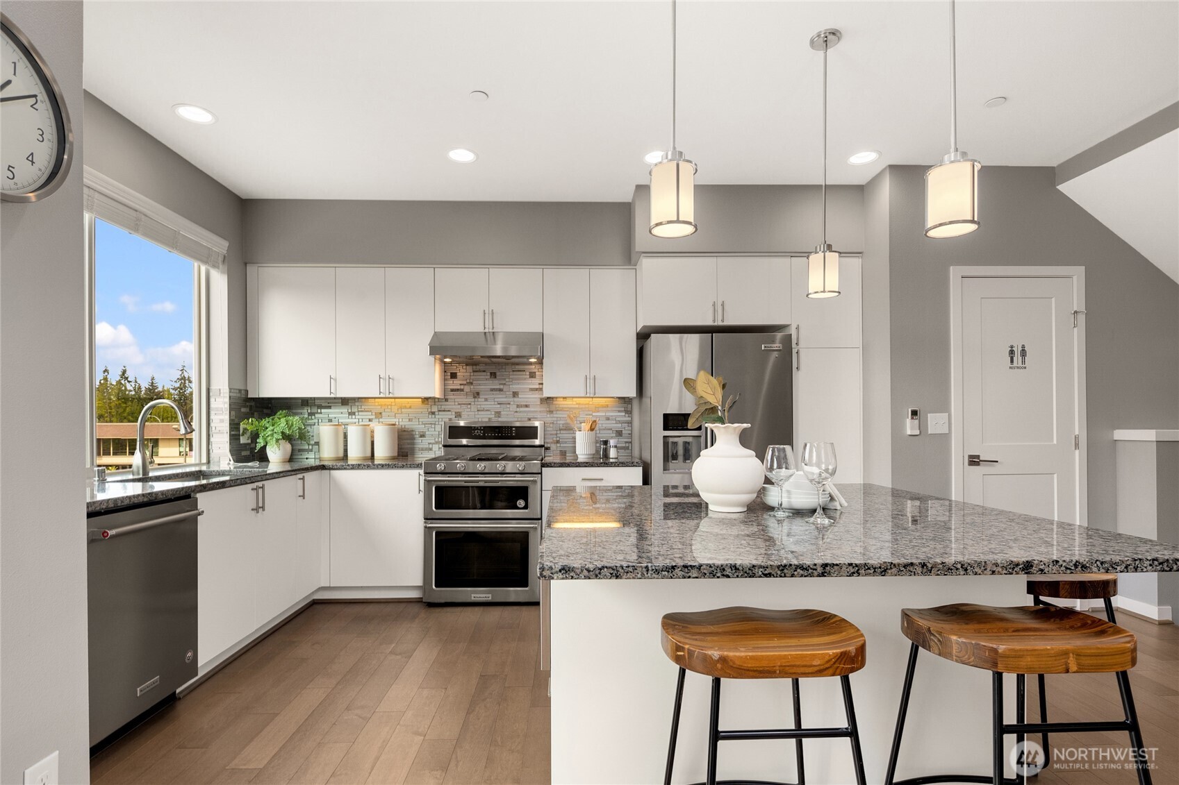 1412 157th Place Property Photo 6