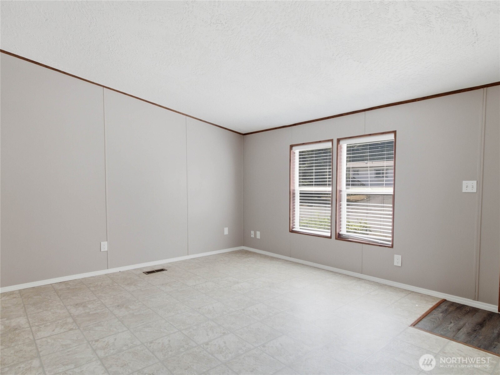 9317 206th Street Ct 6 Property Photo 6