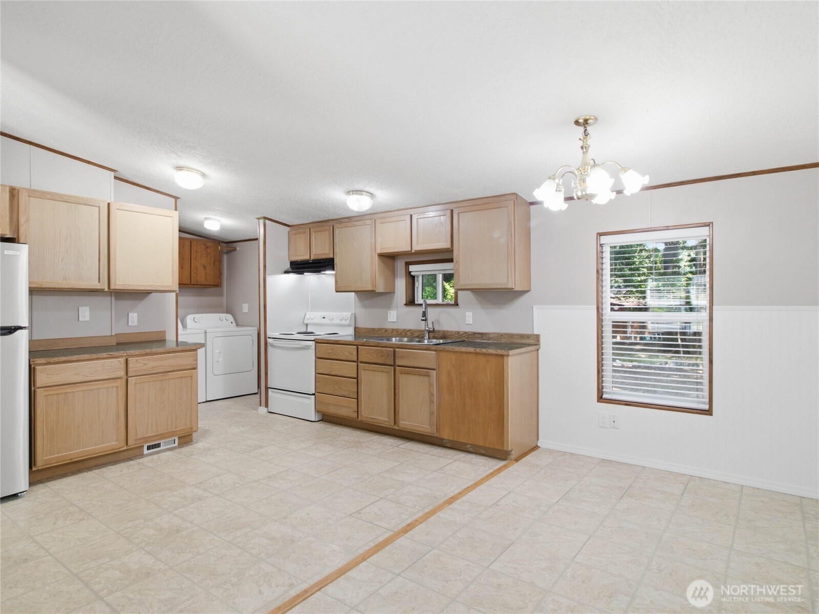 9317 206th Street Ct 6 Property Photo 7