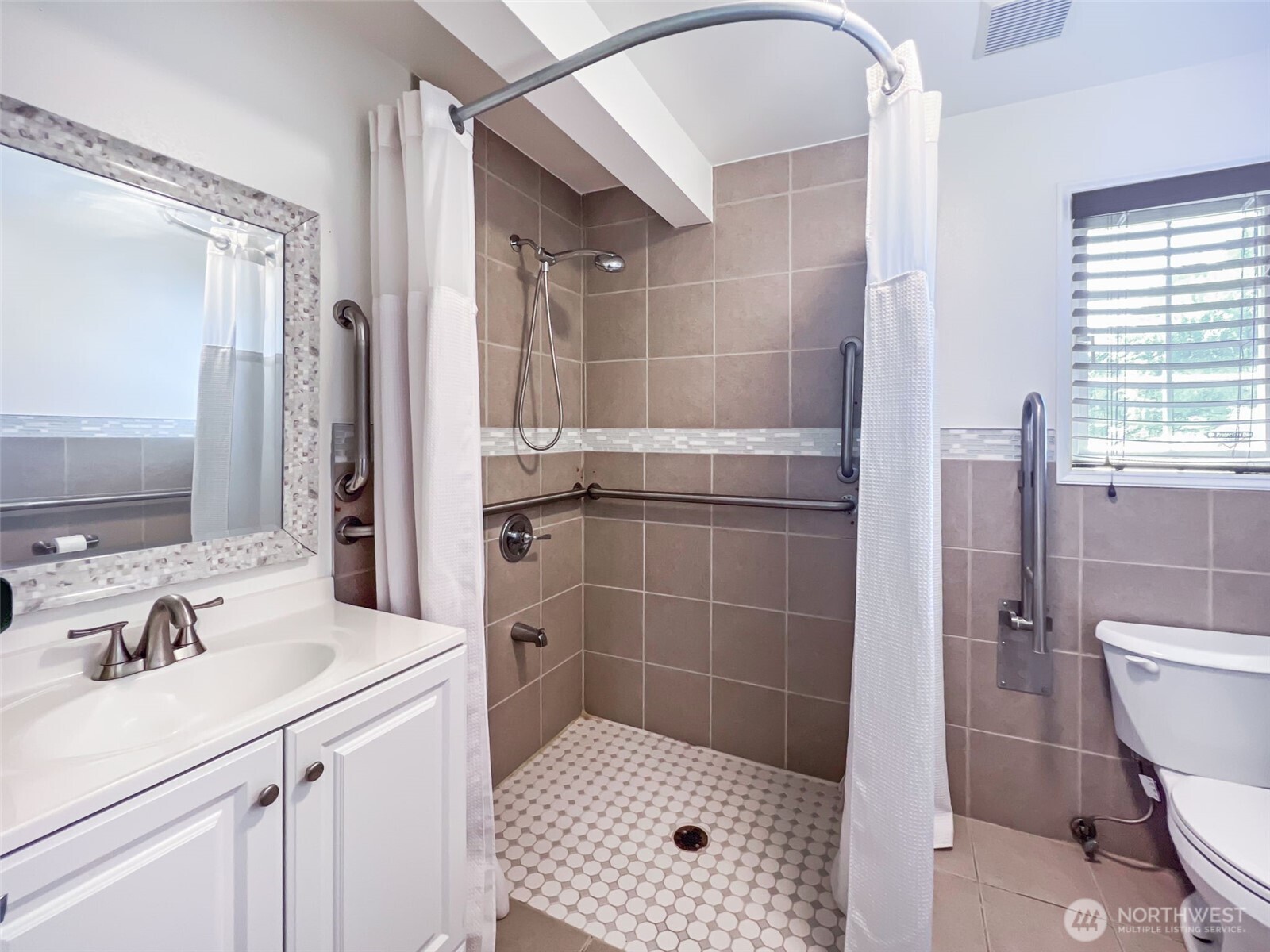 101 Eagle Ridge Drive Property Photo 11