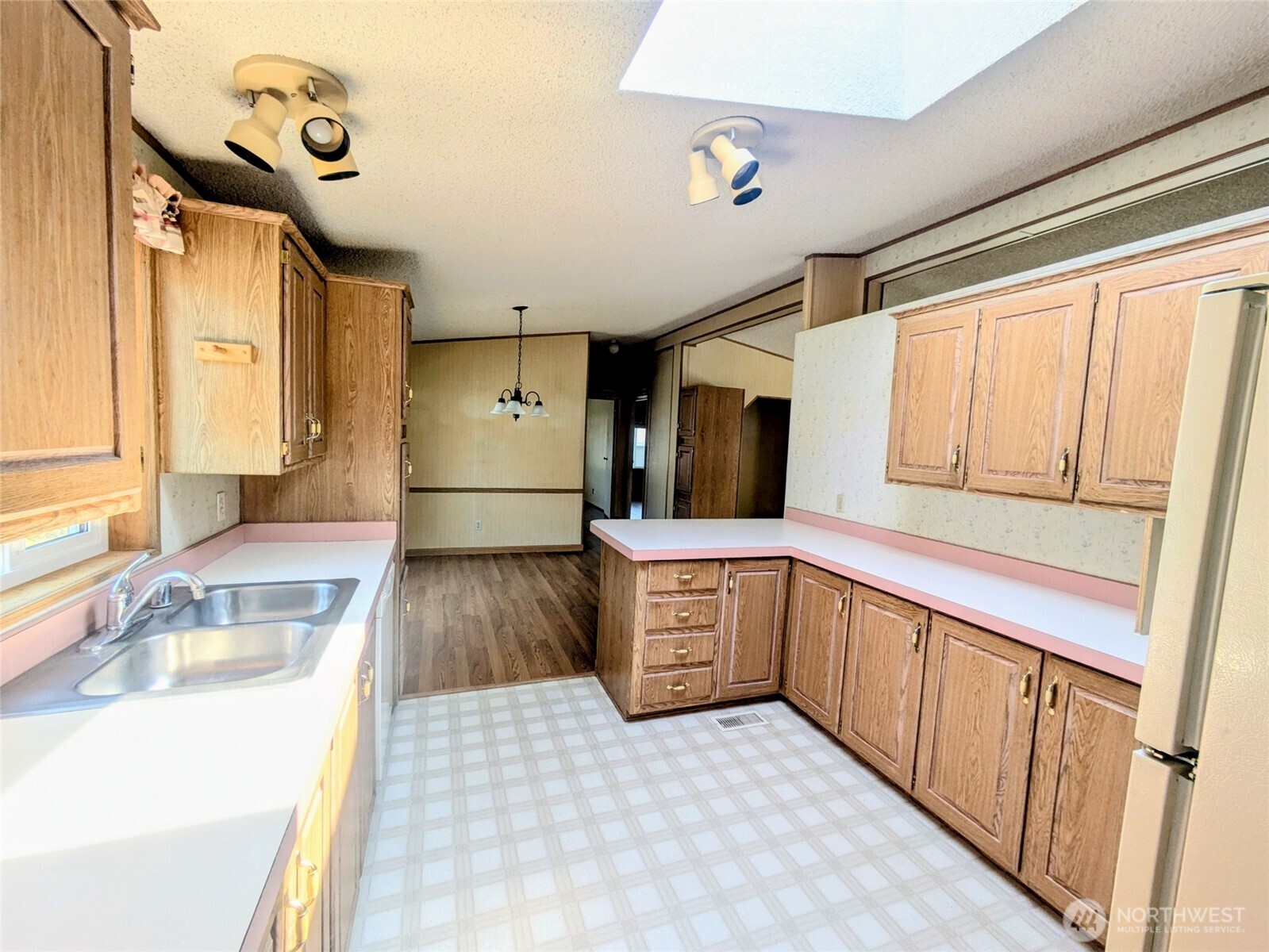 13215 35th Avenue Property Photo 9