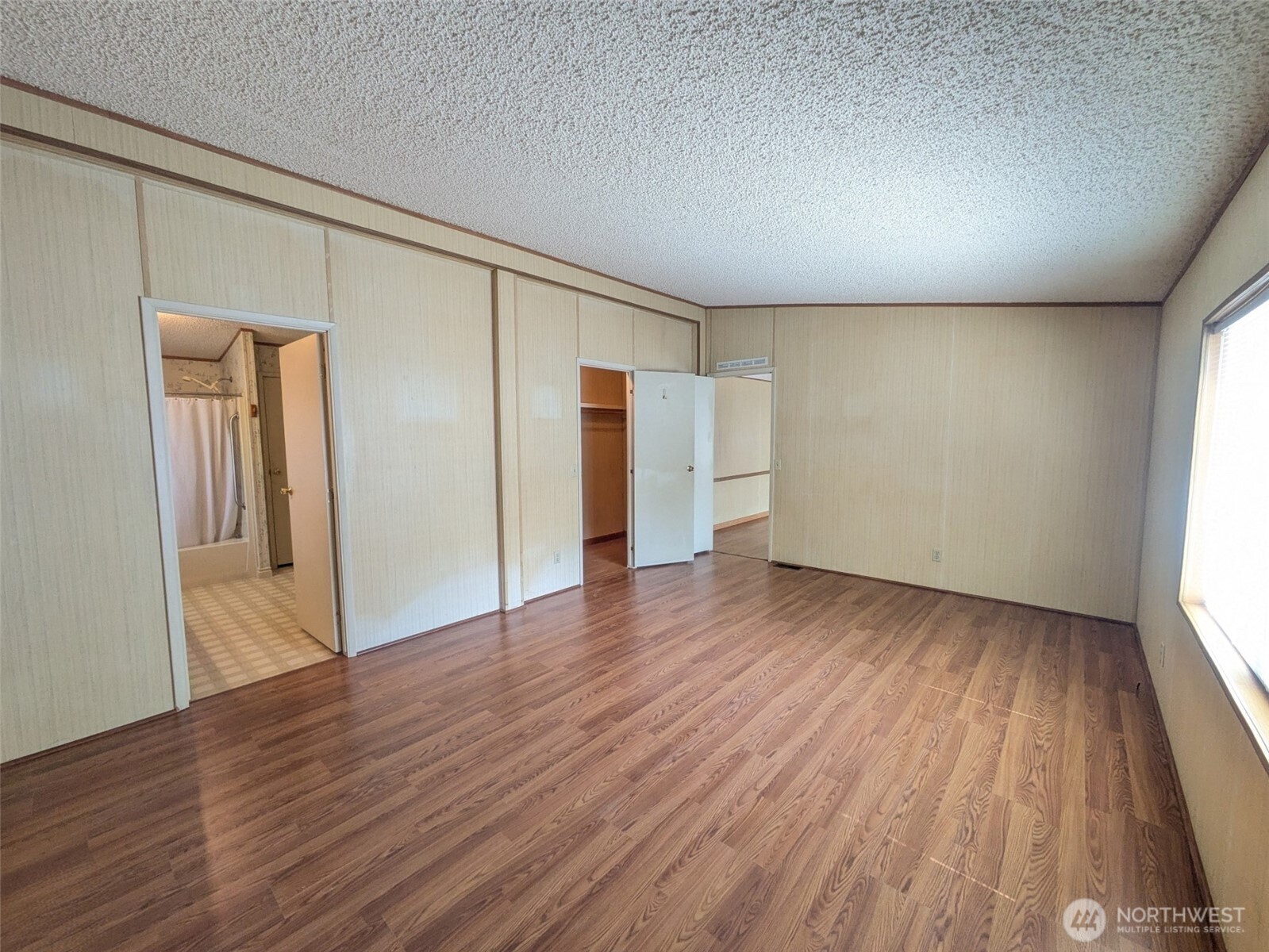 13215 35th Avenue Property Photo 11