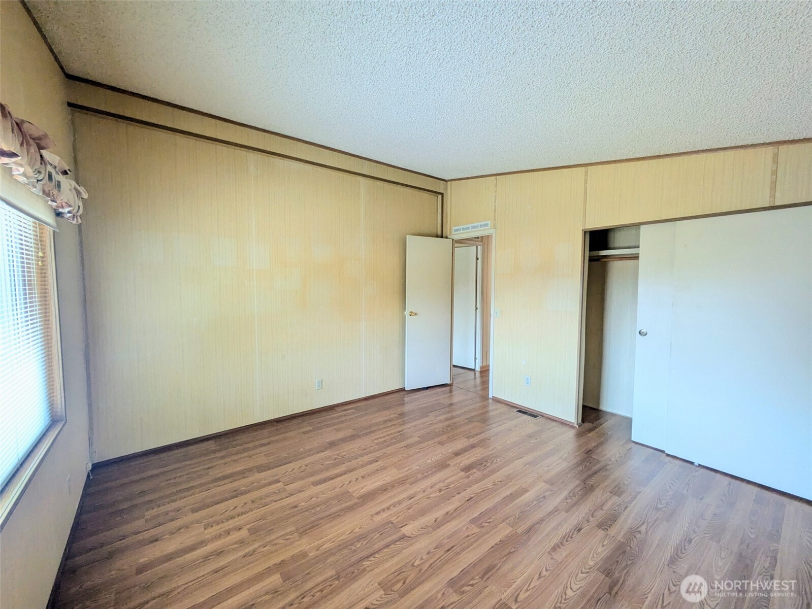 13215 35th Avenue Property Photo 19