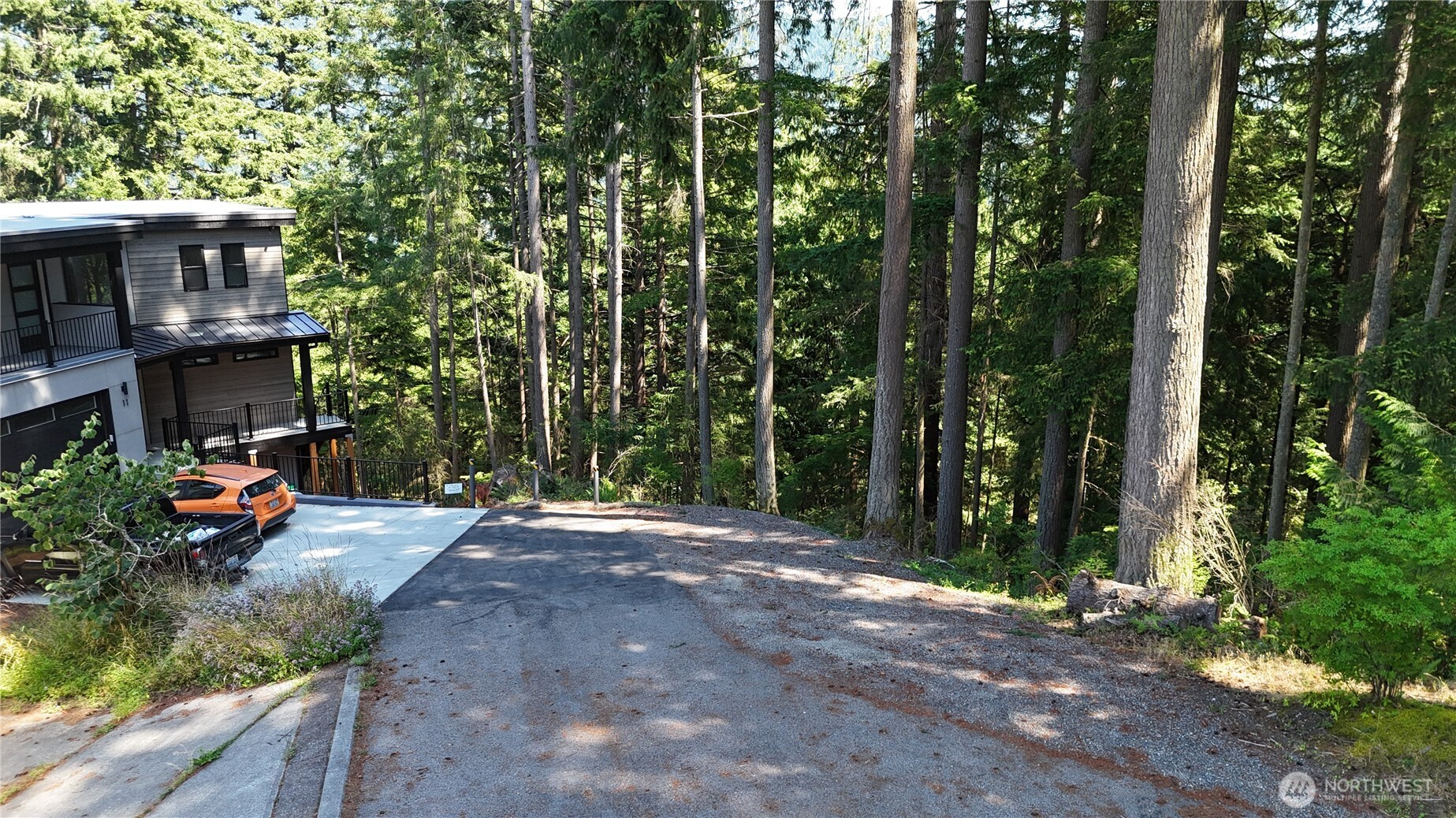 13 Oval Court Property Photo 3