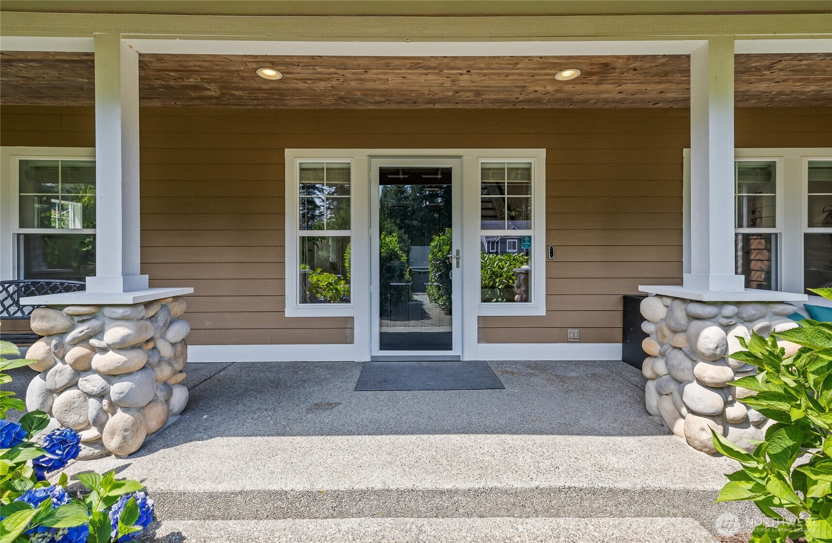 6304 109th Street Property Photo 4