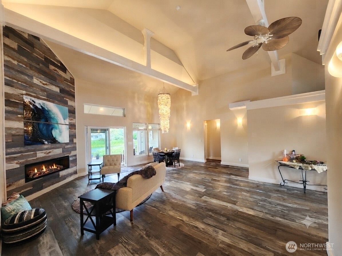 662 Point Brown Avenue Property Photo 7