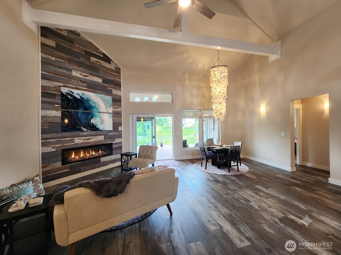 662 Point Brown Avenue Property Photo 11